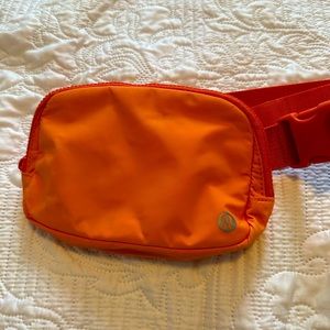 Lululemon Everywhere Belt Bag 1L